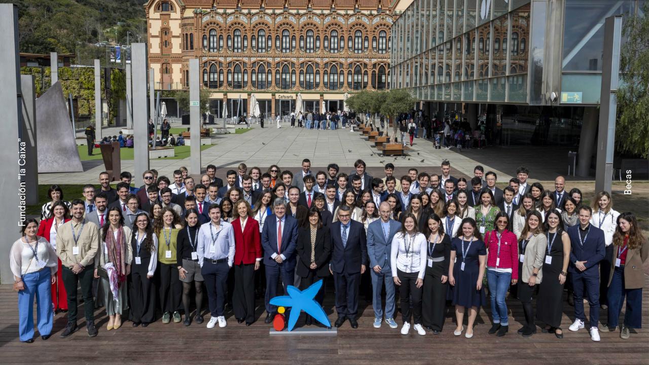 El evento de entrega de becas