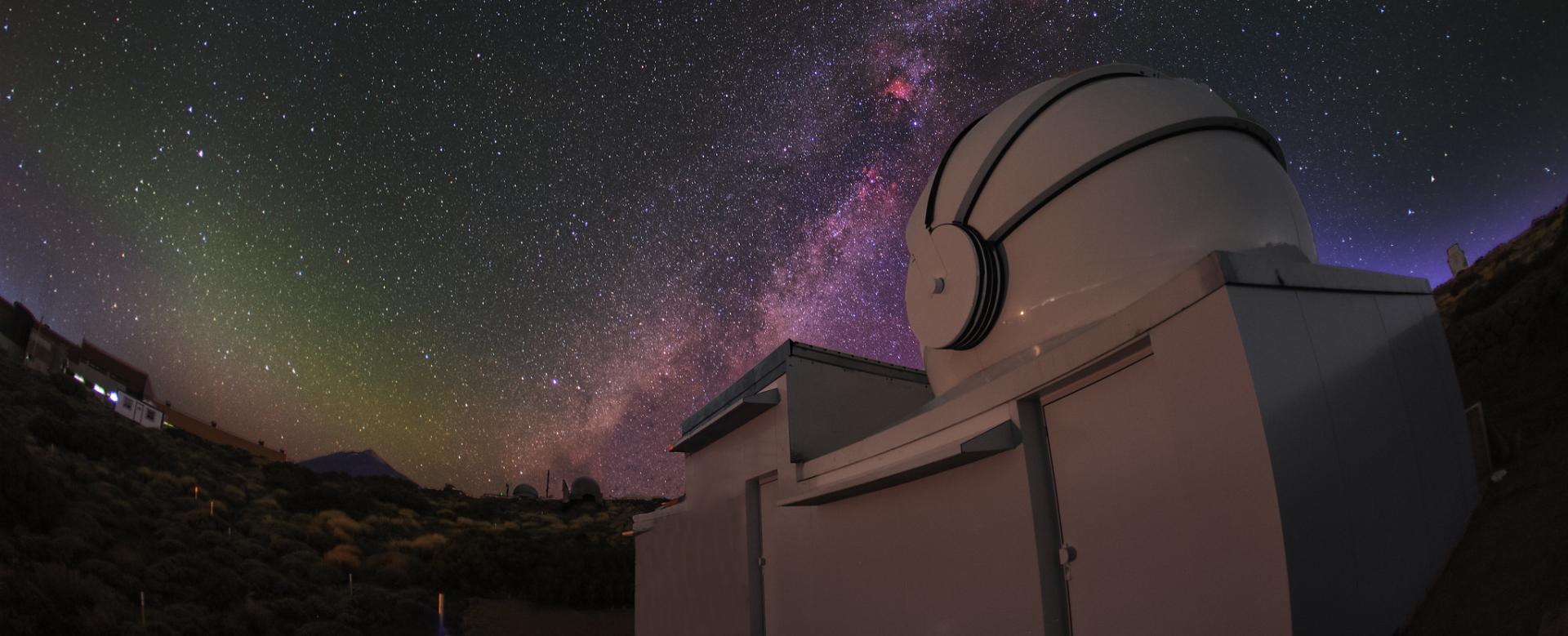 Two-meter Twin Telescope (TTT) operado por Light Bridges en el Observatorio del Teide (Instituto de Astrofísica de Canarias). / J.C. Casado