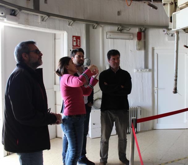 The manager of the Teide Observatory, the deputy director of the IAC, the mayor of Güímar and the Head of Economic and Legal Affairs of IACTEC inside the dome of the Carlos Sánchez Telescope