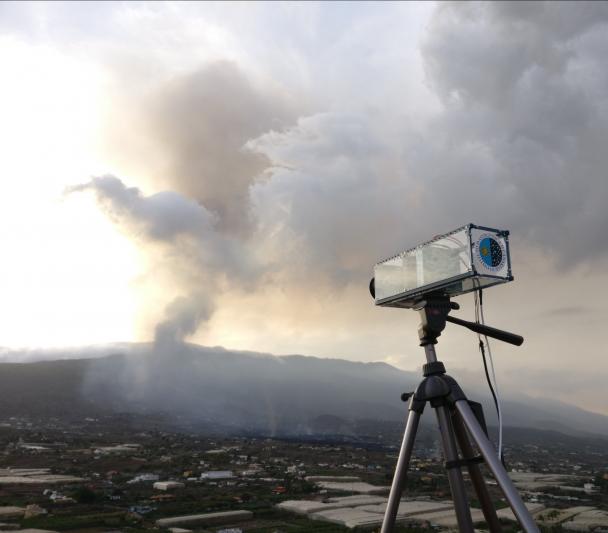 Drago camera takes pictures of Cumbre Vieja volcano