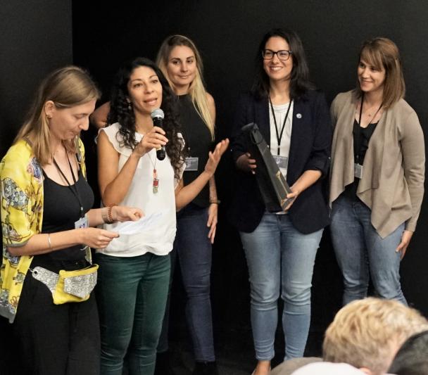 Moment of the delivery of the special prize of the Commission of Seminars to the group of astrophysicists, engineers and communicators who voluntarily participate in actions dedicated to making women in science visible