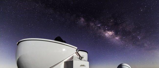 The robotic telescopes PIRATE and COAST installed on the Teide Observatory (Izaña, Tenerife). Credit: Elena Mora (IAC).