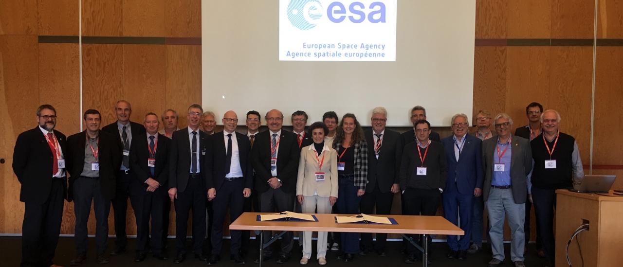 Miembros del CCI y personal de la ESA, en Noordwijk (Países Bajos). 