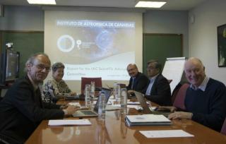 Meeting of the Advisory Research Commission of the IAC. From left to right: Christoffel Waelkens, Catherine Pilachowski, Rafael Rebolo, Álvaro Giménez y Malcolm Longair. Credit: IAC.