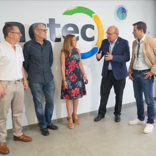 Representantes del IAC y el Cabildo de Tenerife en IACTEC