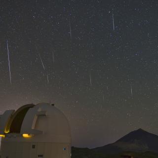 Some of the brightest Geminids that sky-live.tv's videomaker Daniel Padrón captured in just 30 minutes the night of Dec. 13 to 14 at the Teide Observatory of the Instituto de Astrofísica de Canarias. In the image, the European Space Agency's OGS telescope and the Teide volcano.