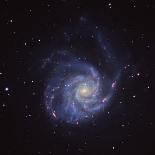 Imagen de la galaxia M101 con la supernova SN 2023ixf