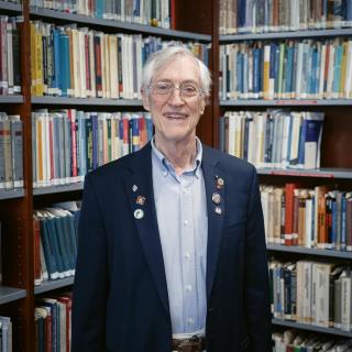 Portrait of John Mather during a talk